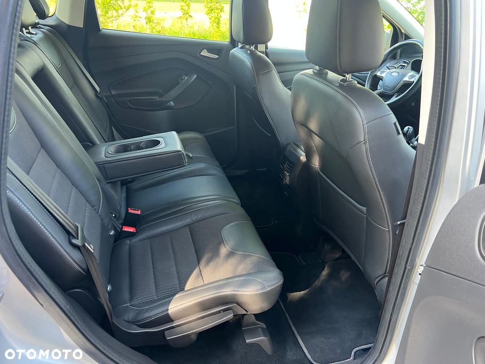 Ford Kuga 1.5 EcoBoost 2x4 Titanium - 17
