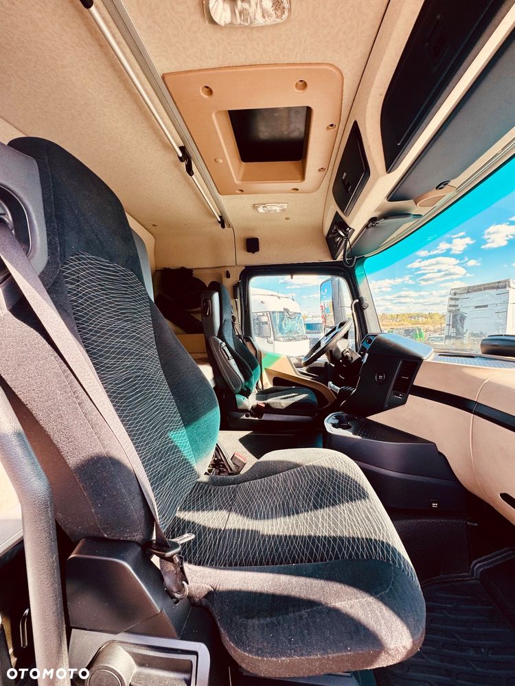 Mercedes-Benz Actros - 7