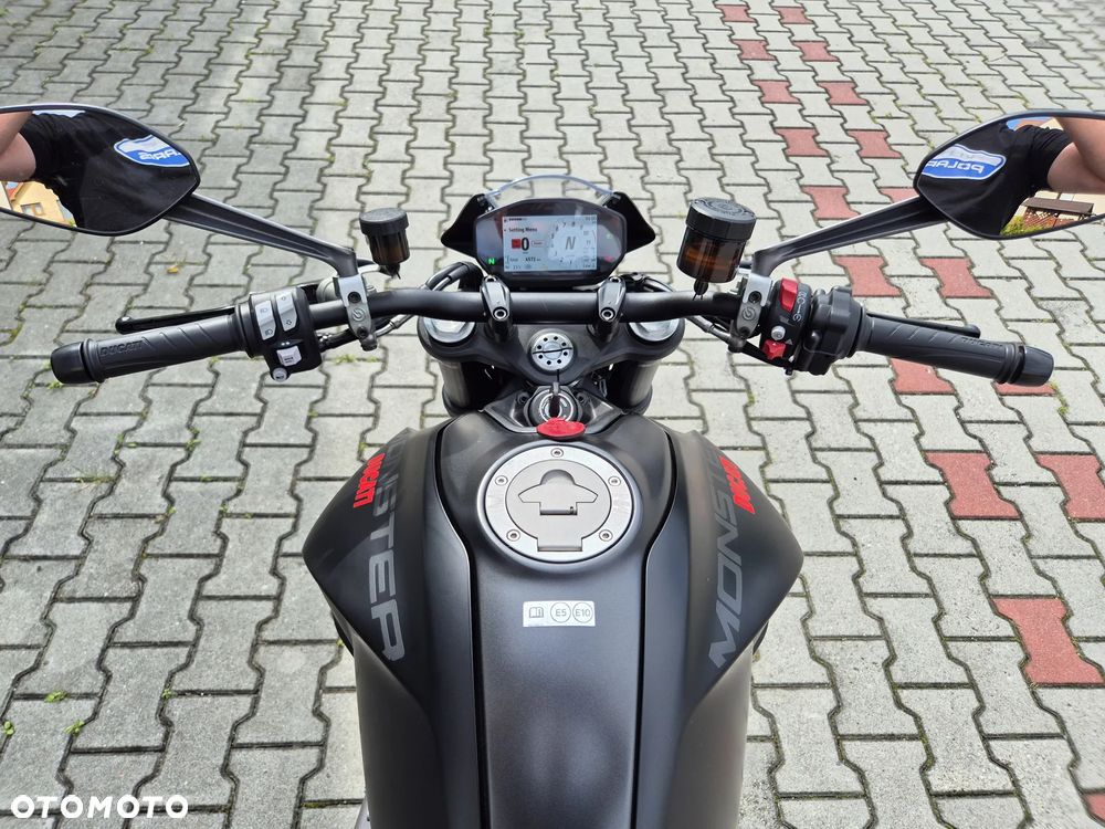 Ducati Monster - 12