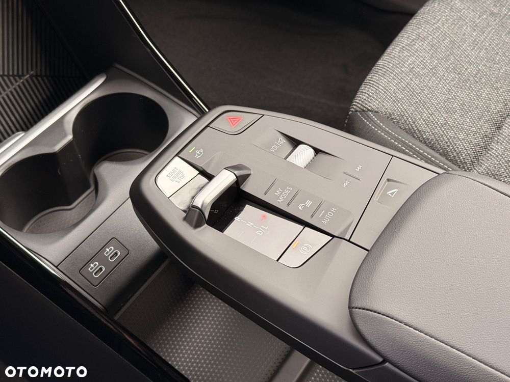 BMW Seria 2 218i - 18