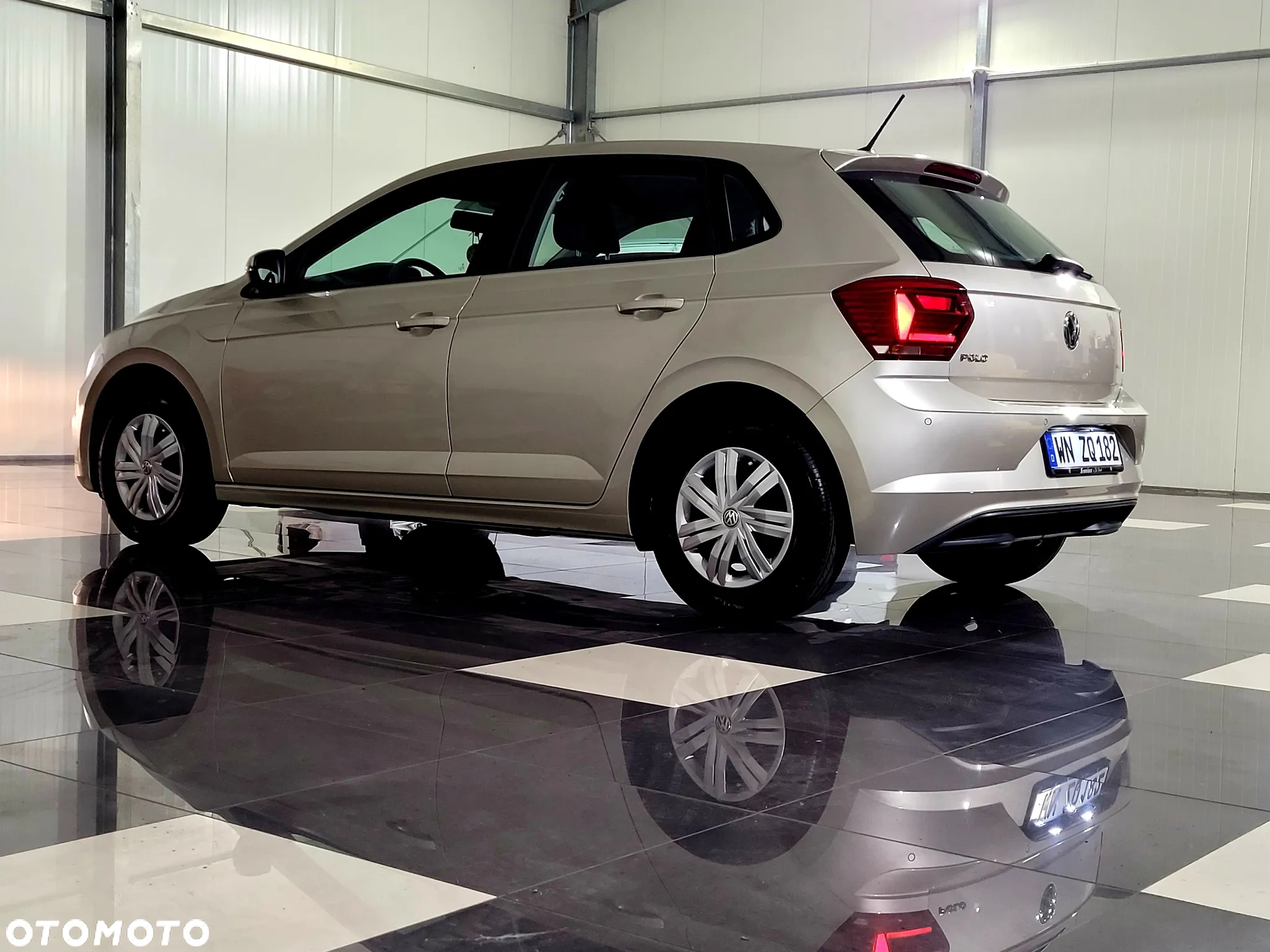 Volkswagen Polo 1.0 Comfortline - 12