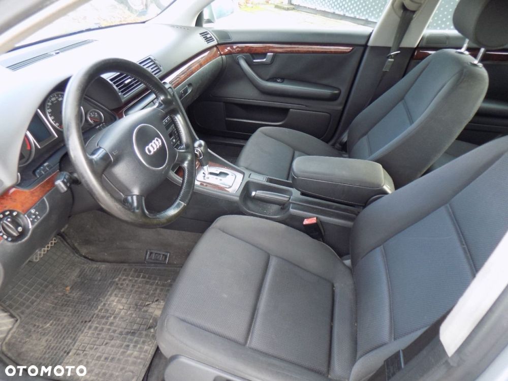 Audi A4 Limousine - 5