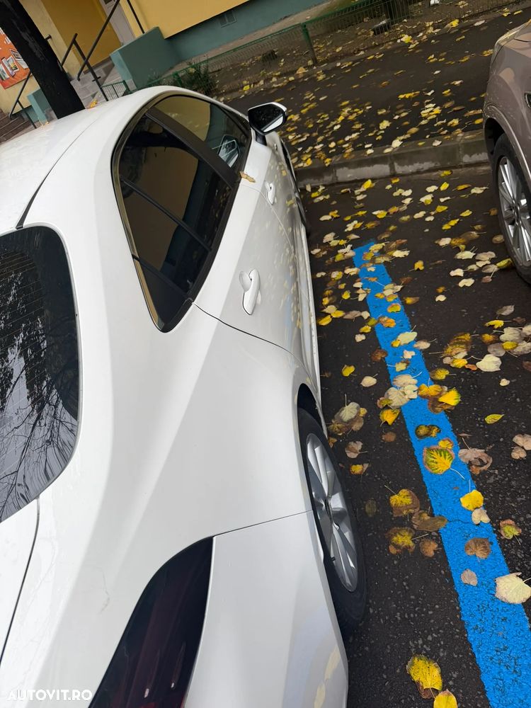 Toyota Corolla - 10