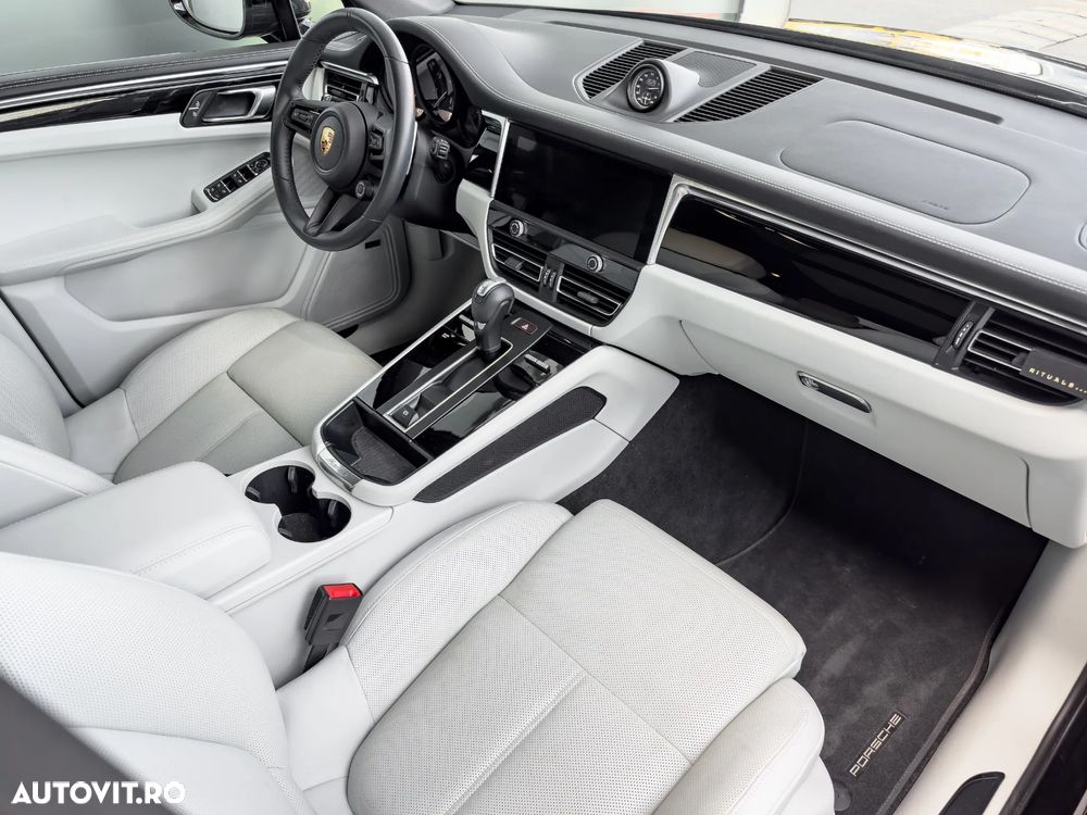 Porsche Macan T - 9