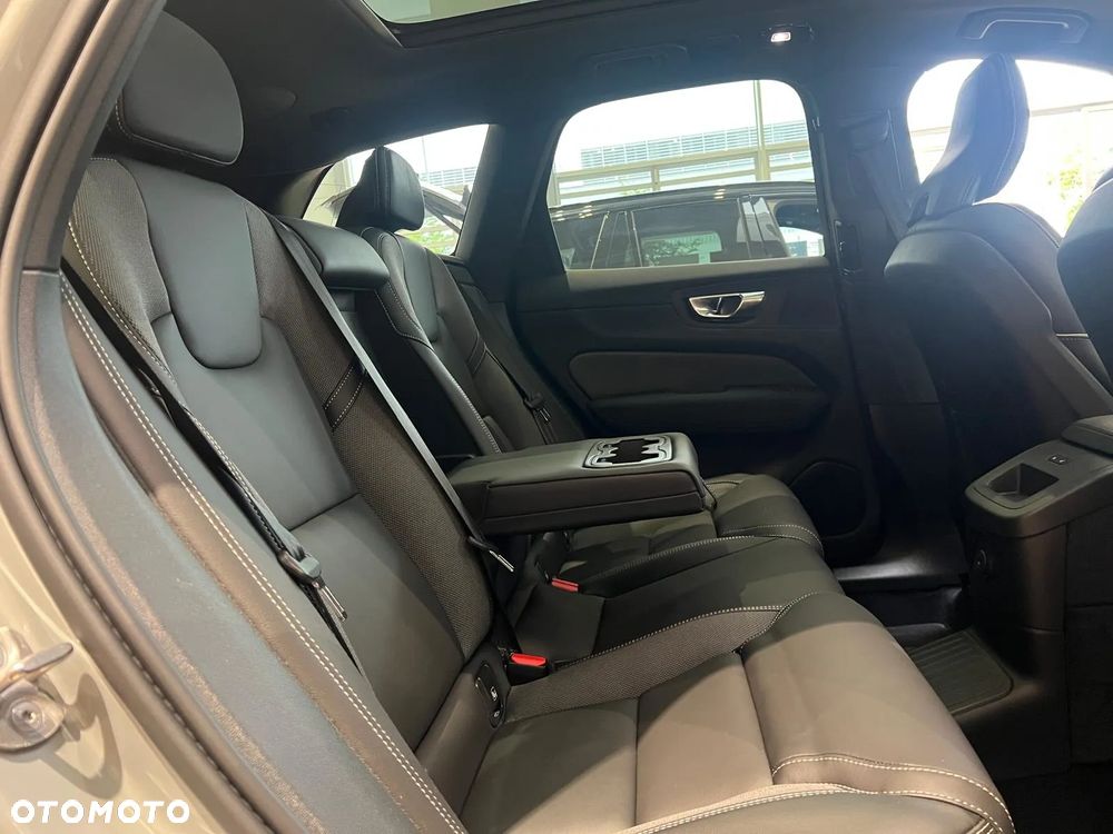 Volvo XC 60 T8 Plug-In Hybrid AWD Ultimate Black Edition - 26