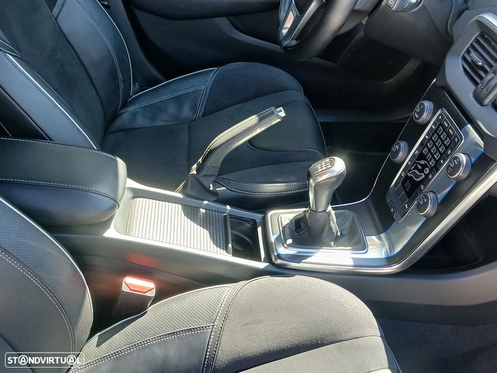 Volvo V40 1.6 D2 R-Design - 23