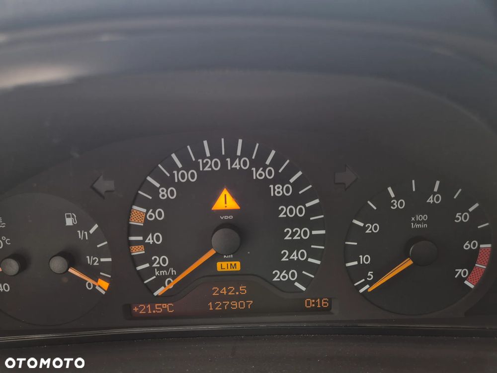 Mercedes-Benz CLK 320 - 40