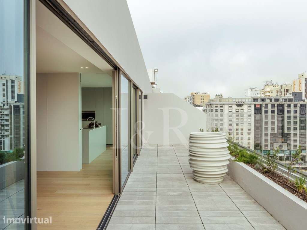 Penthouse duplex T4 com terraço e piscina nas Avenidas Novas - Grande imagem: 2/61