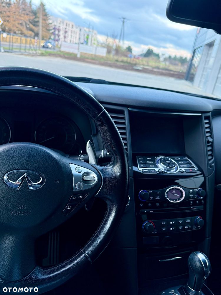 Infiniti Q70 ver-3-7-awd-s - 9