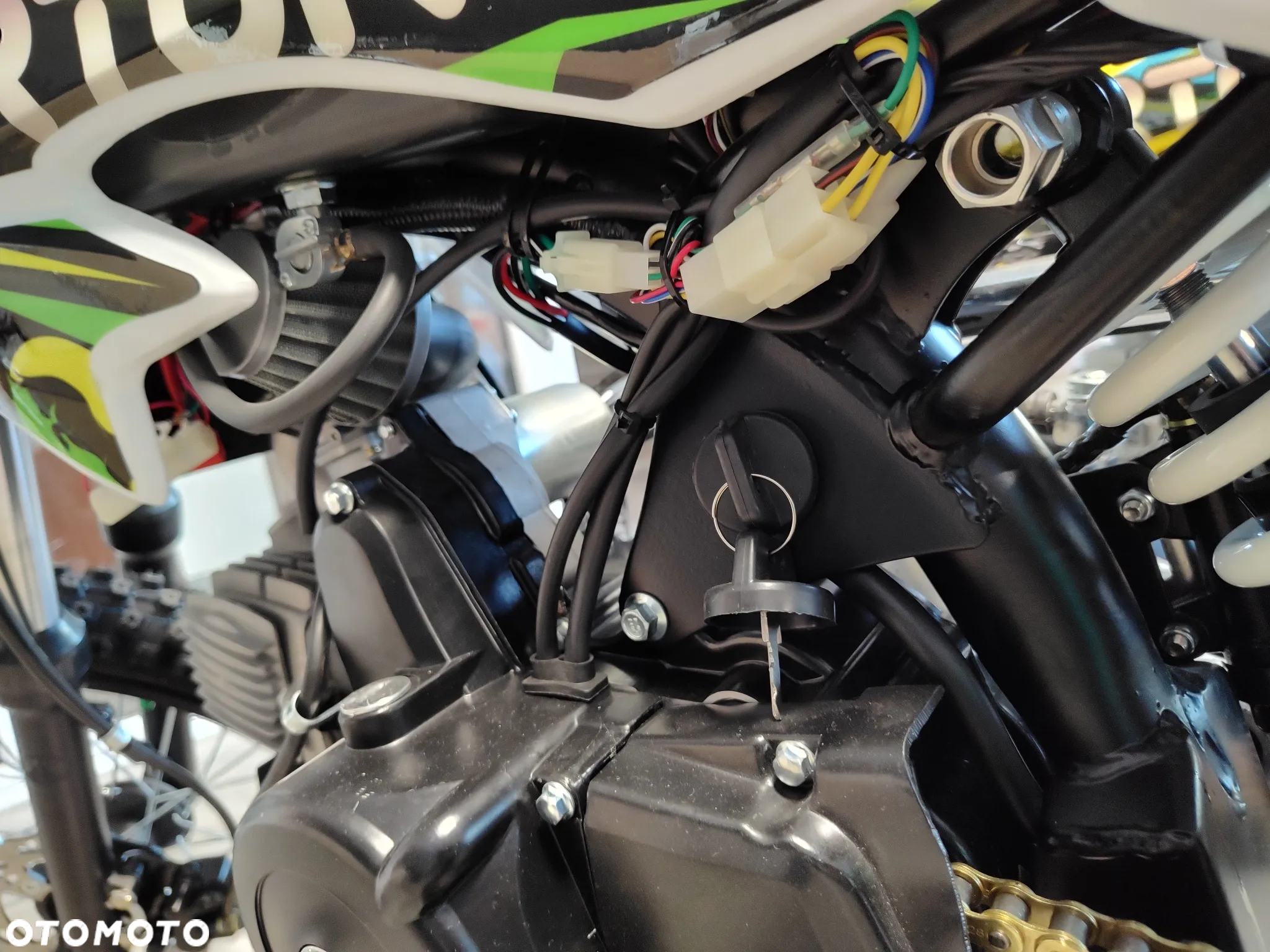 Barton DB125-3L - 12