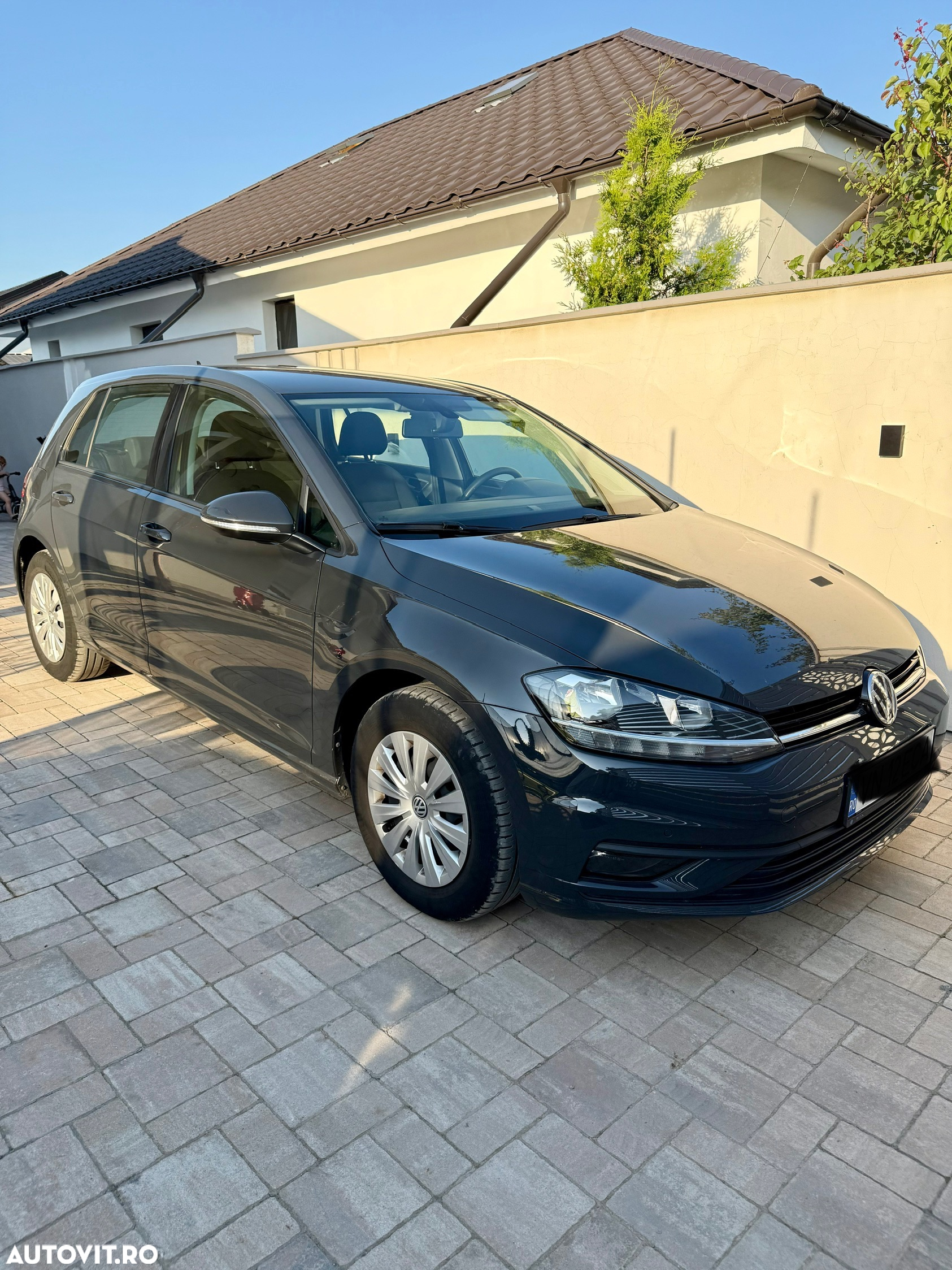 Volkswagen Golf 1.6 TDI Highline - 26