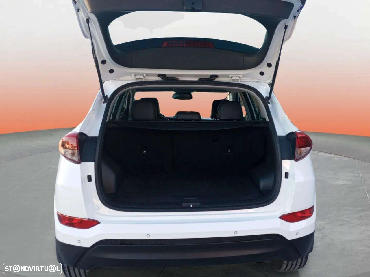 Hyundai Tucson 1.7 CRDi Executive - 6