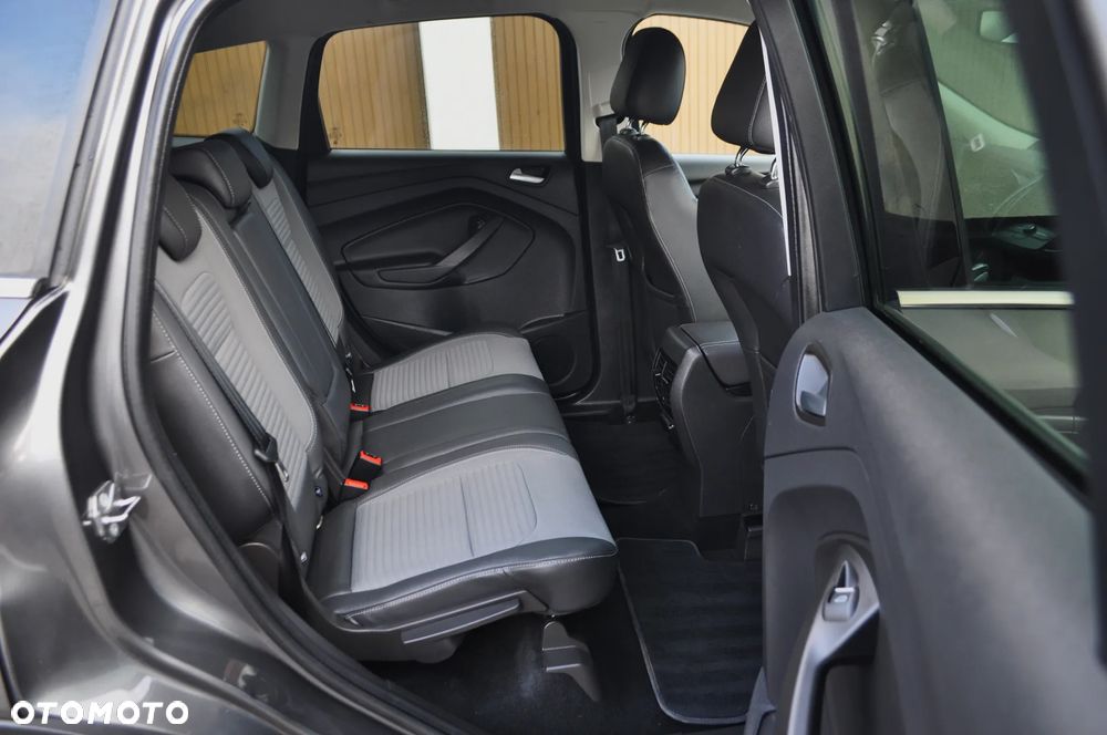 Ford Kuga 2.0 TDCi 4x4 Titanium - 31