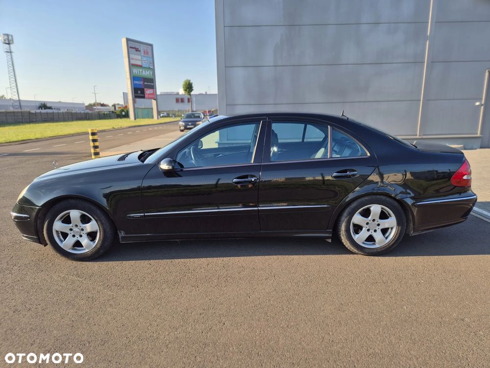 Mercedes-Benz E-Class 2004 photo 3