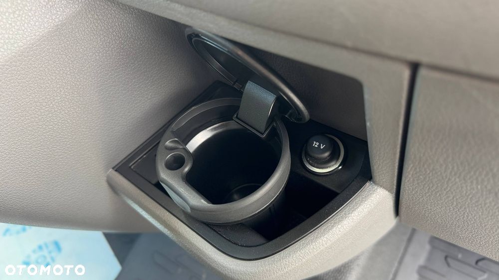 Volkswagen Transporter 2.0 TDI z 2022 roku - 20