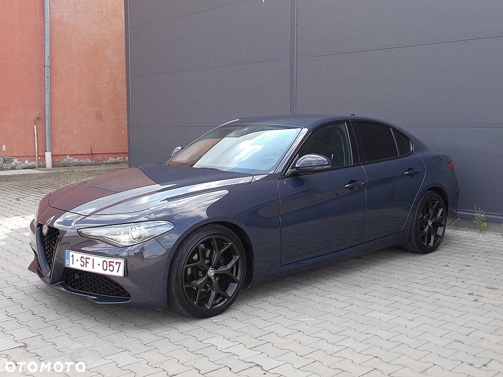 Alfa Romeo Giulia 2.2 AT8 Business - 25