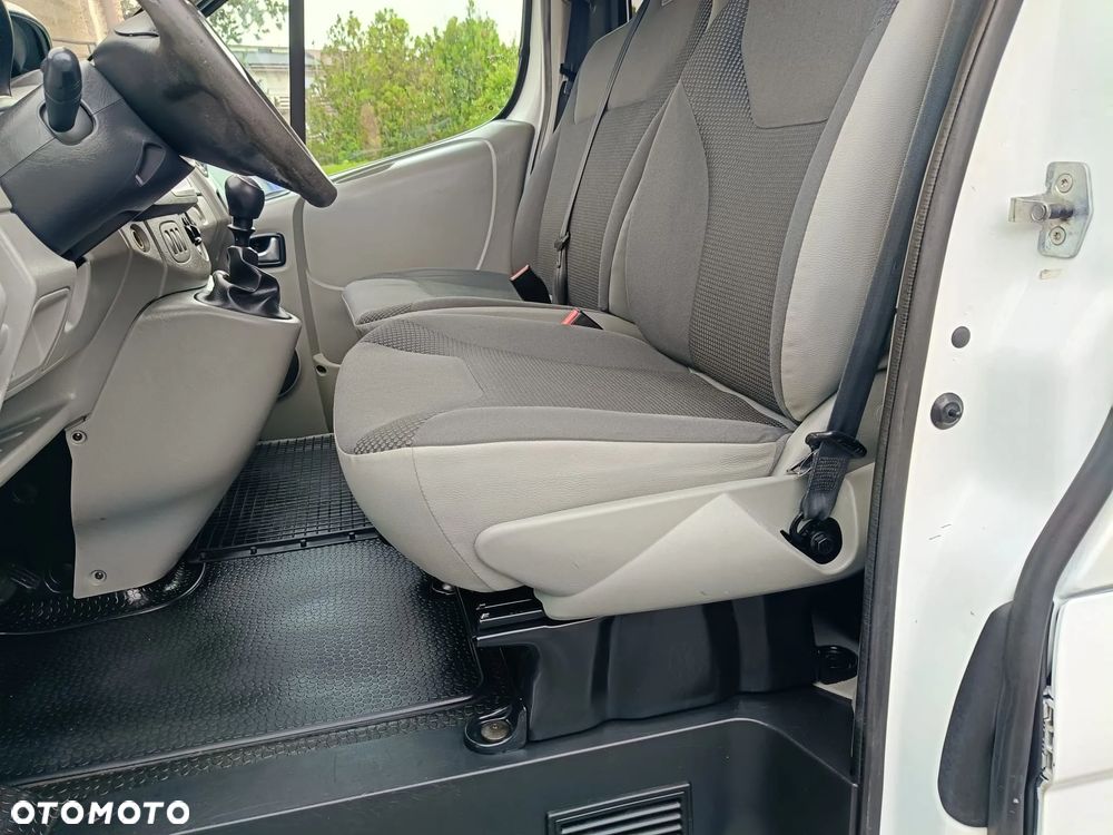 Opel Vivaro - 8
