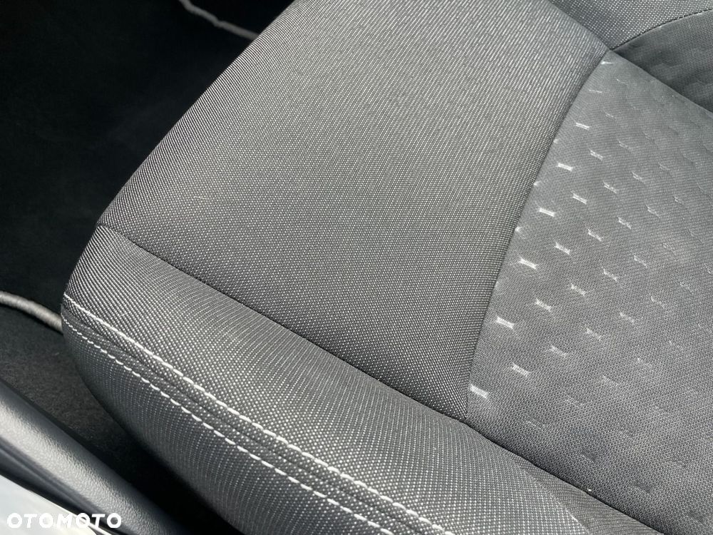 Toyota Corolla 1.8 Hybrid Comfort - 18