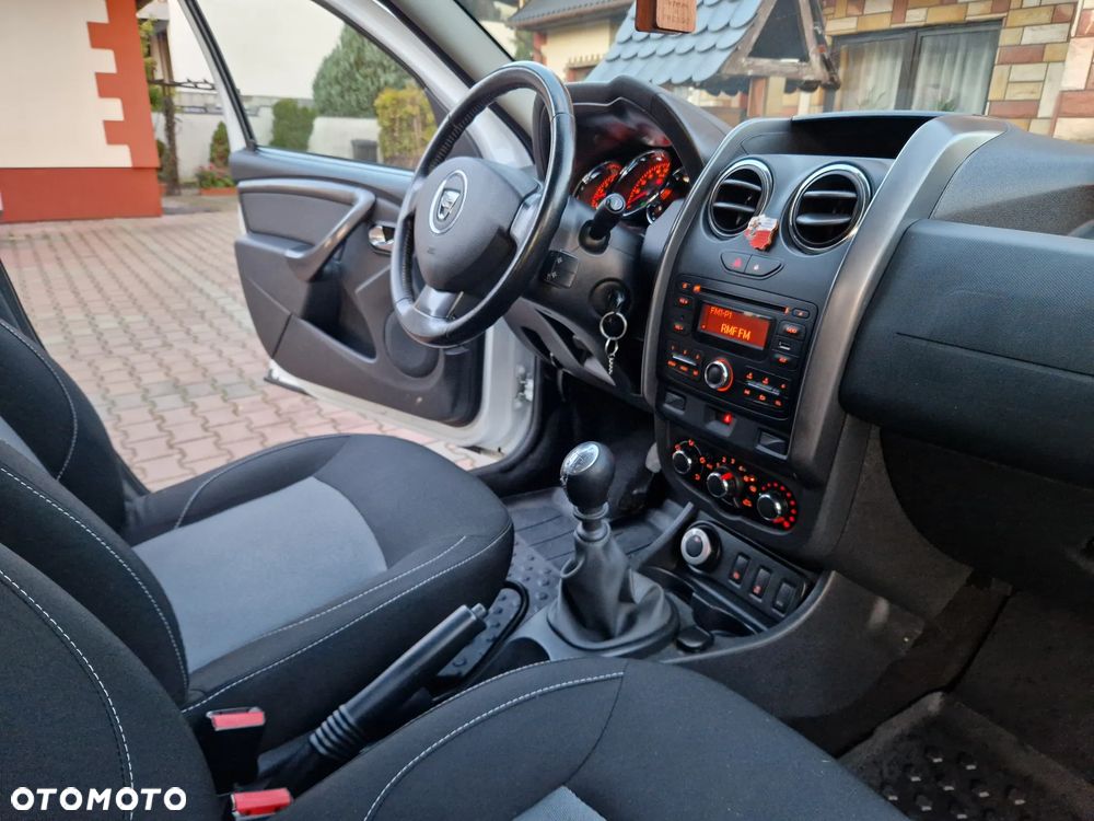 Dacia Duster 1.6 SCe Laureate 4x4 S&S - 23