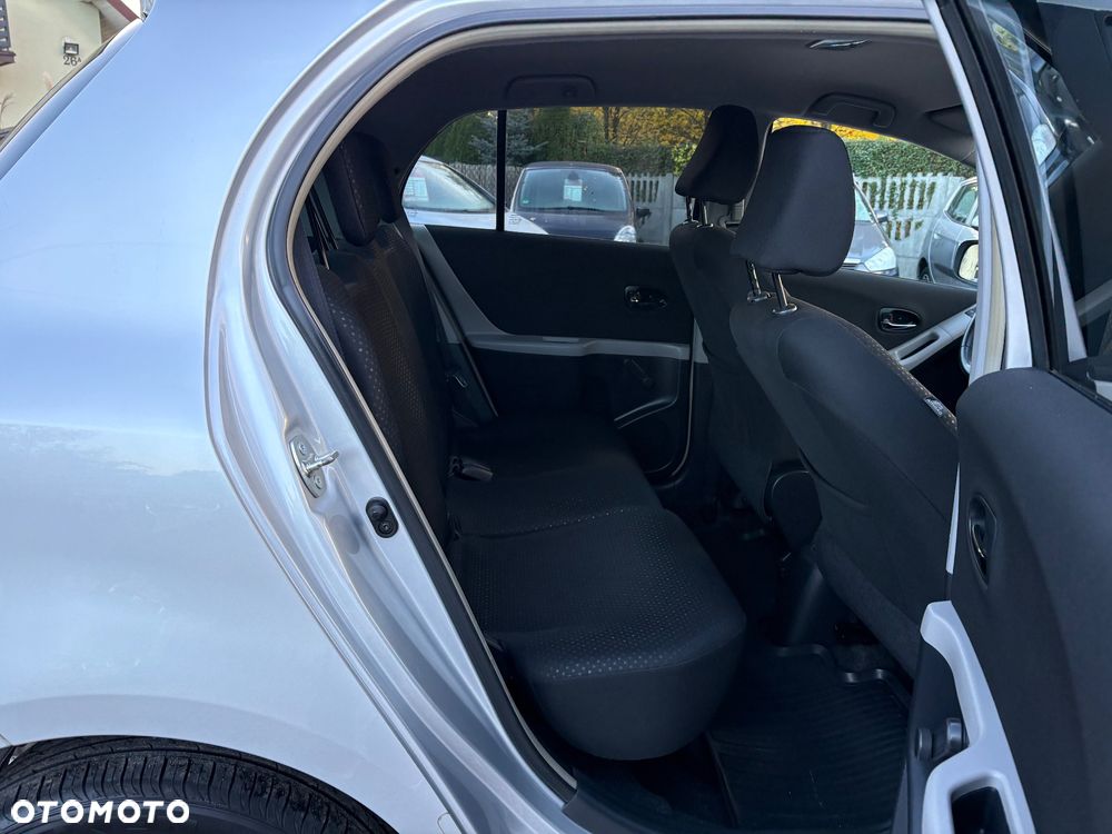 Toyota Yaris 1.33 Premium - 33