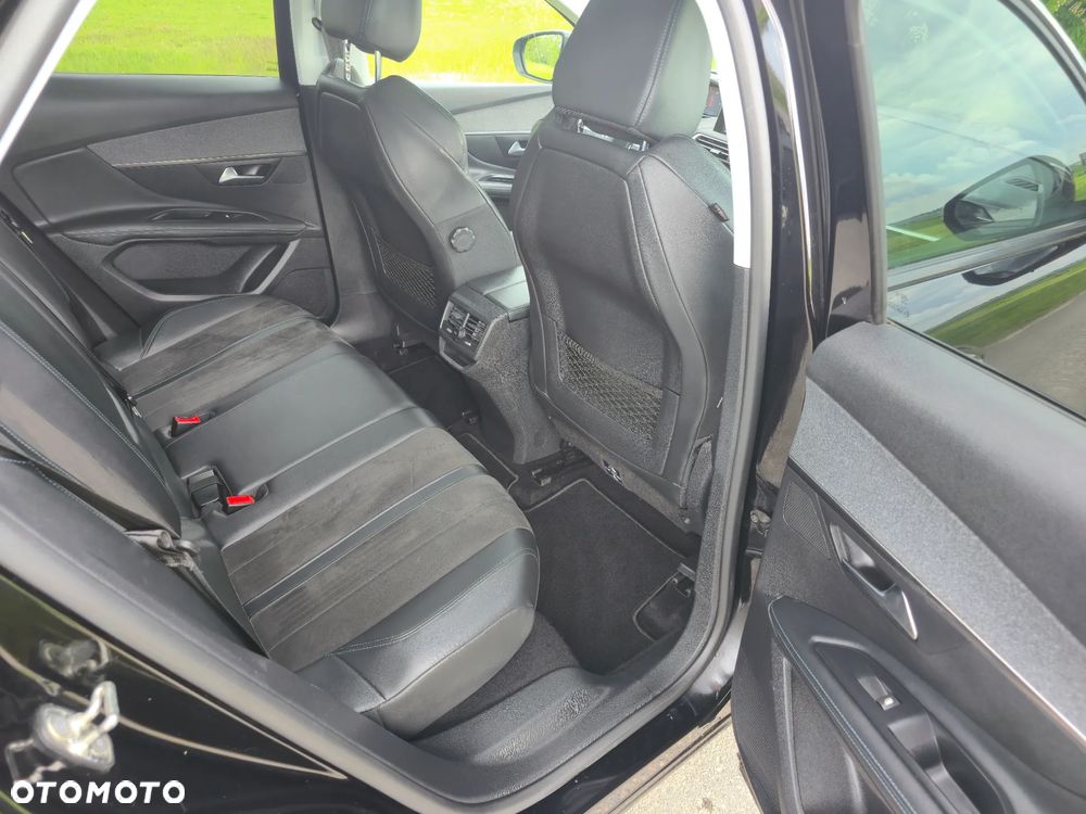 Peugeot 3008 PureTech 130 Stop & Start GPF EAT8 Crossway - 28