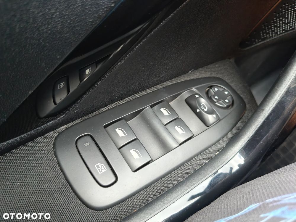 Peugeot 208 1.2 PureTech Style - 21