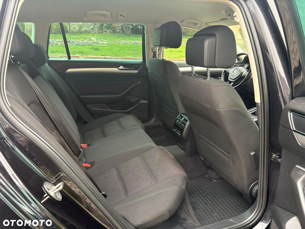 Volkswagen Passat 2.0 TDI (BlueMotion Technology) Highline - 11