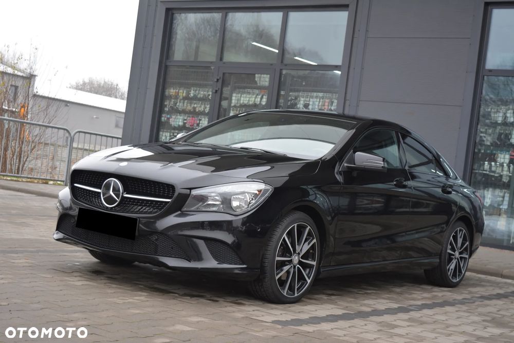Mercedes-Benz CLA 180 7G-DCT StreetStyle - 21