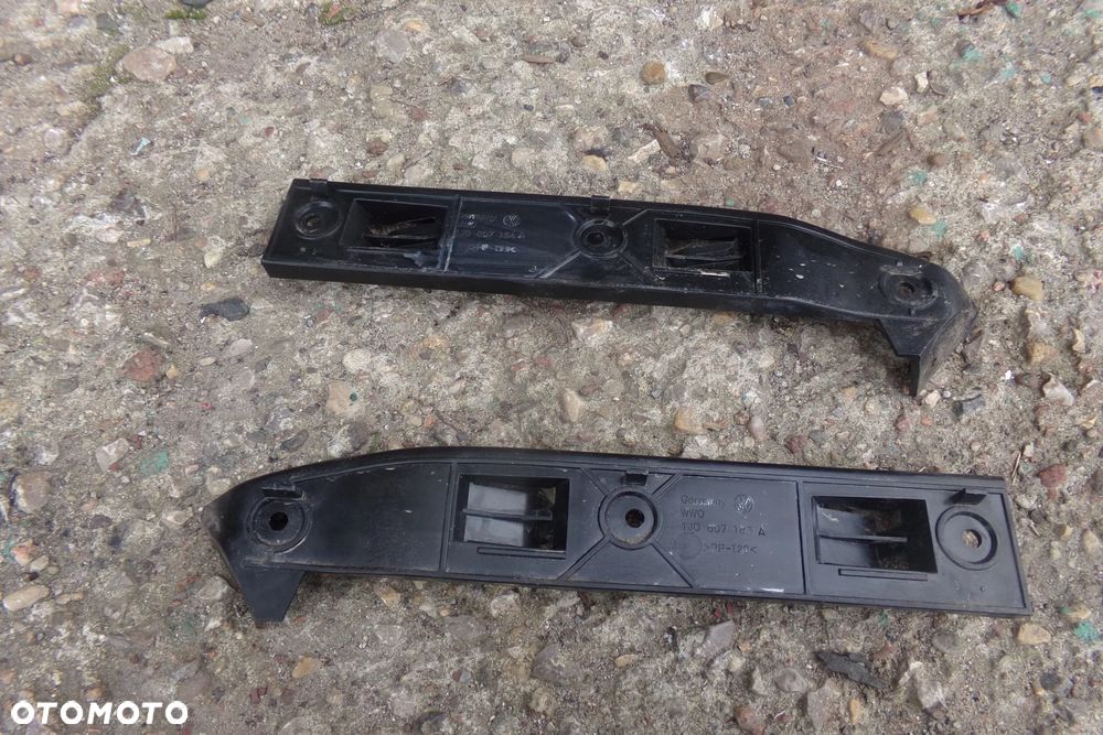 Ślizg mocowanie zderzaka 1J0807184A 1J0807183A Volkswagen Golf IV - 2