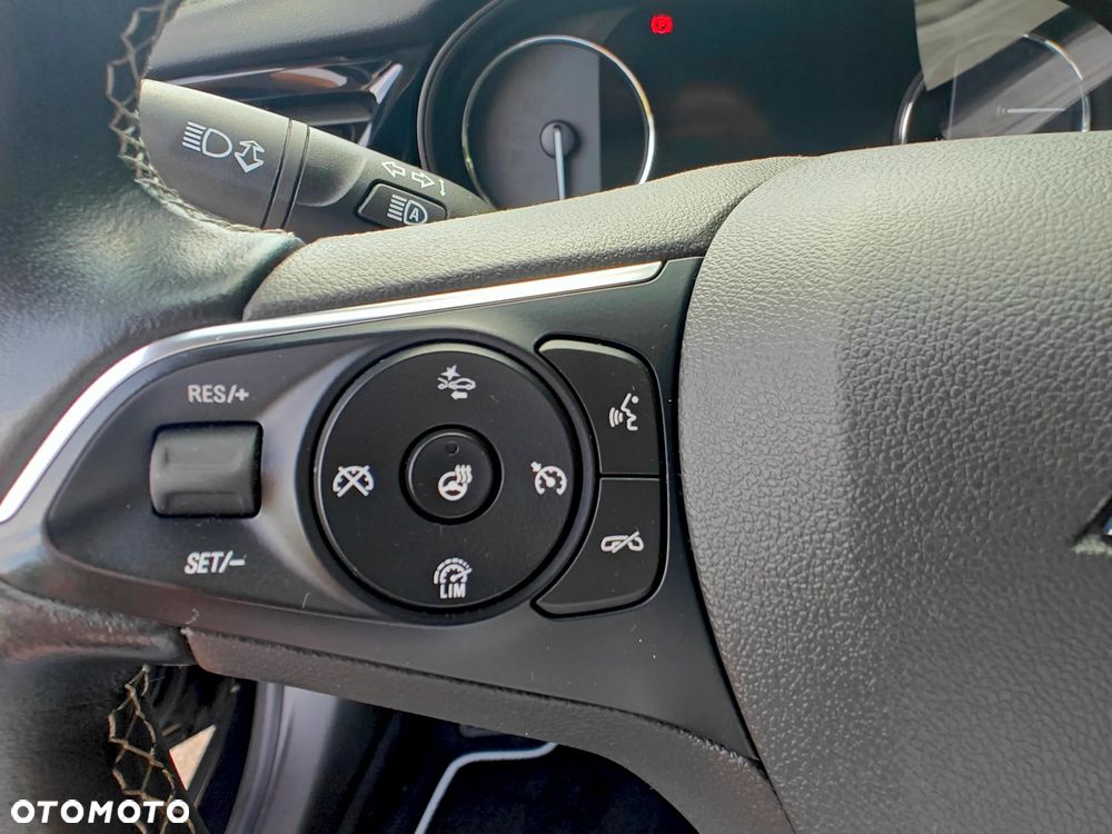 Opel Insignia - 25