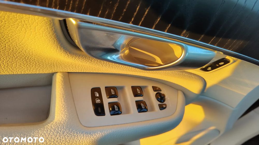 Volvo XC 90 T6 AWD Momentum 7os - 32