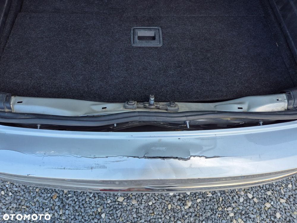 Volkswagen Passat 2.0 TDI Highline - 32