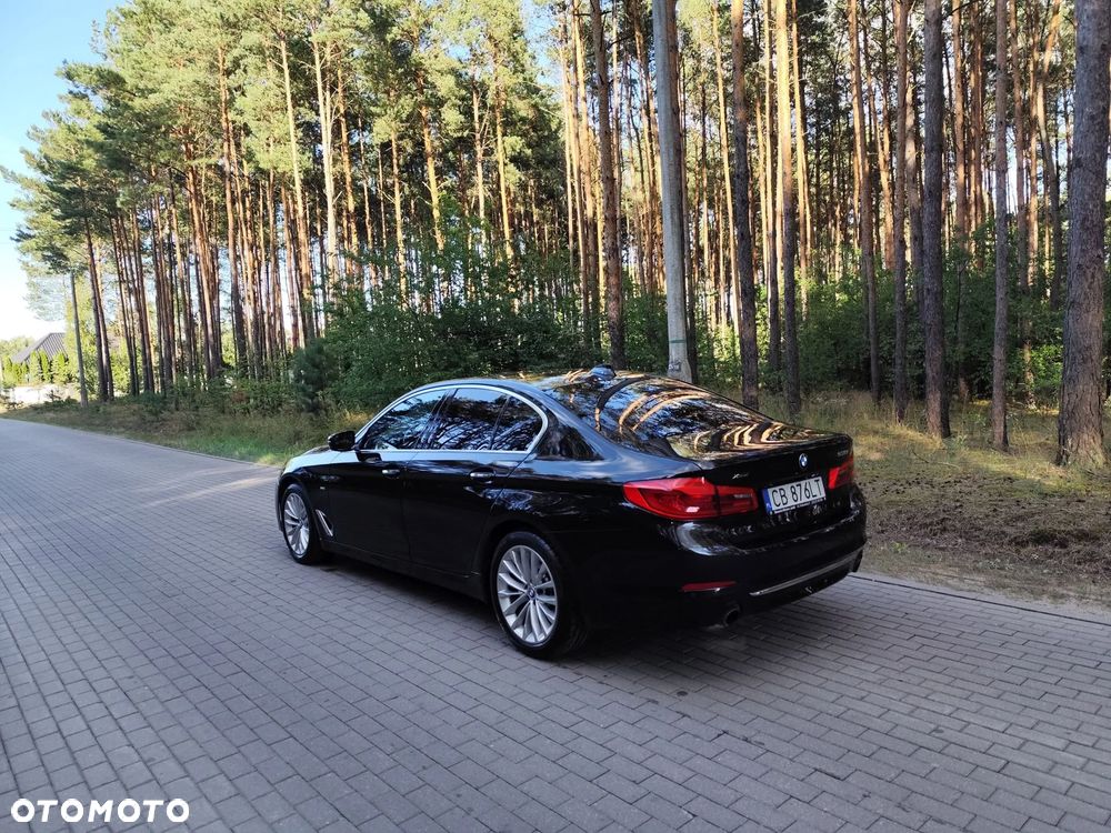 BMW Seria 5 530i xDrive Luxury Line sport - 11