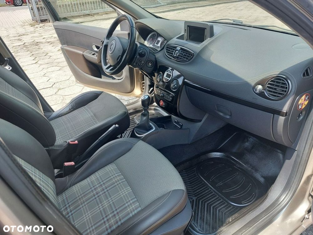 Renault Clio - 13
