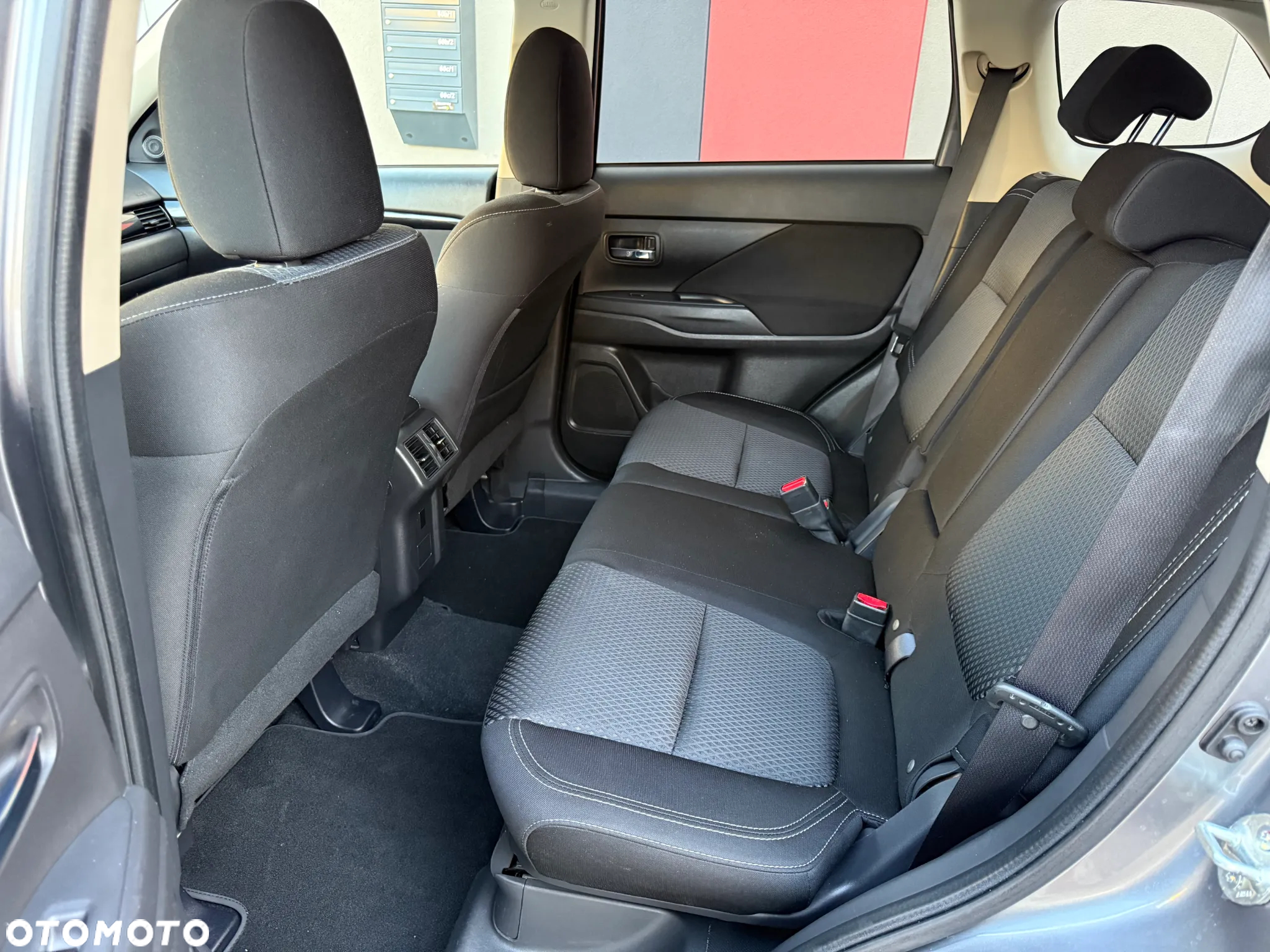Mitsubishi Outlander 2.0 Intense Comfort 4WD CVT - 24