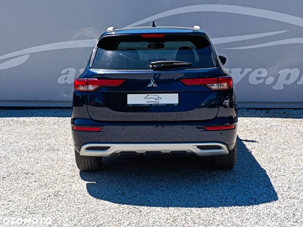 Mitsubishi Outlander - 13