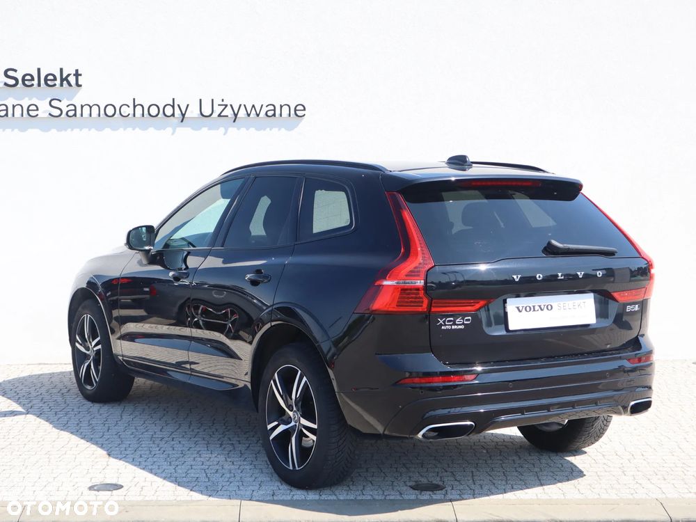 Volvo XC 60 B5 D AWD R-Design - 3