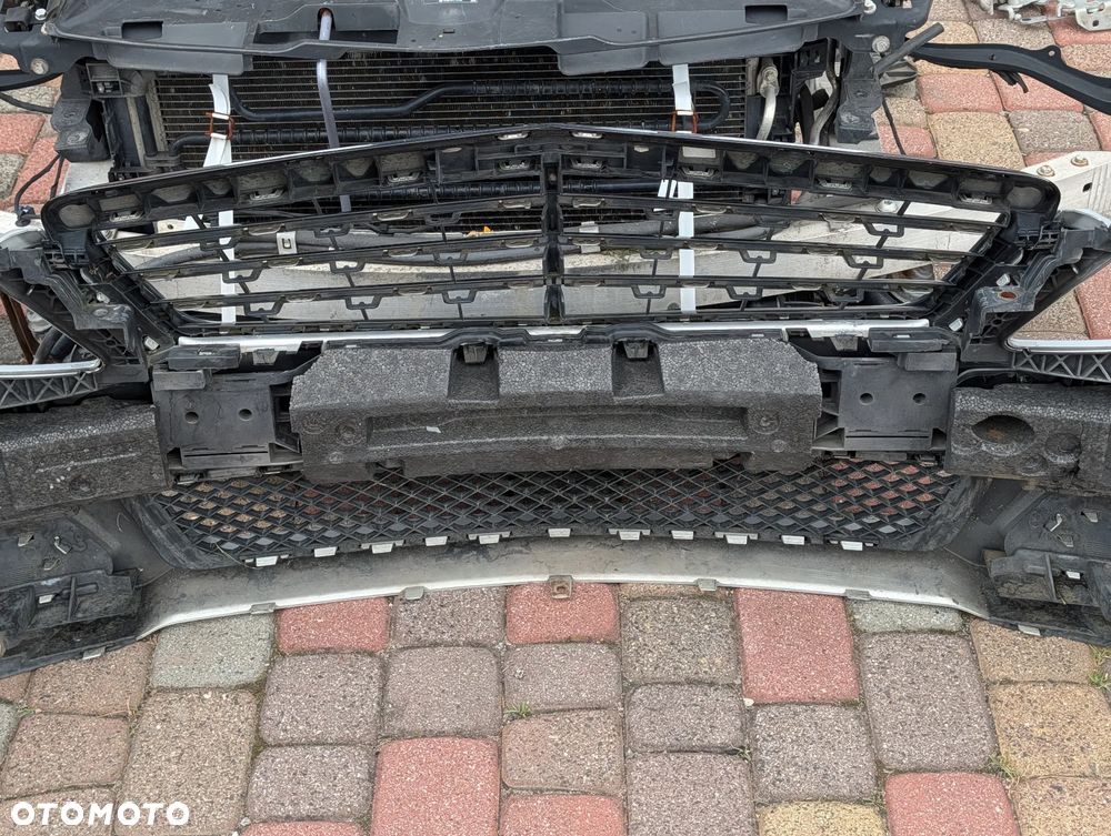 ZDERZAK PAS PRZEDNI MASKA PRZÓD MERCEDES E-KLASA W212 2.2 CDI 775 - 7