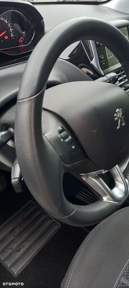 Peugeot 208 - 22
