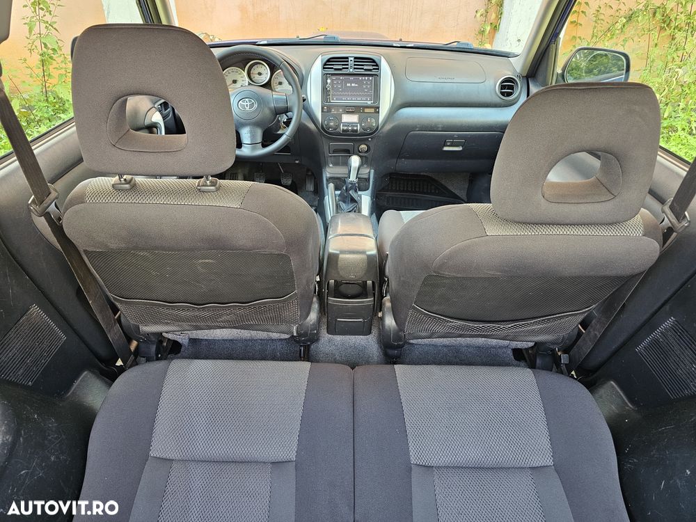 Toyota RAV4 - 10