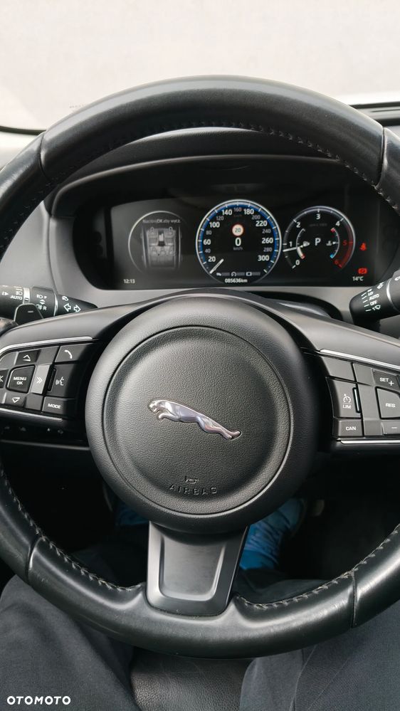 Jaguar F-Pace - 28