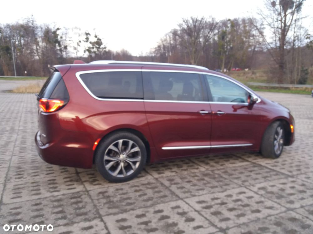 Chrysler Pacifica - 13