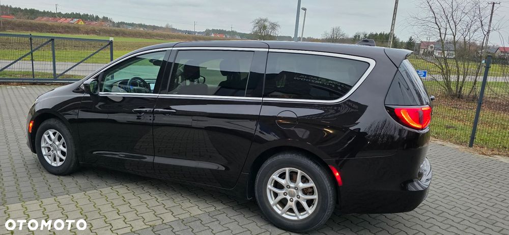 Chrysler Pacifica - 3