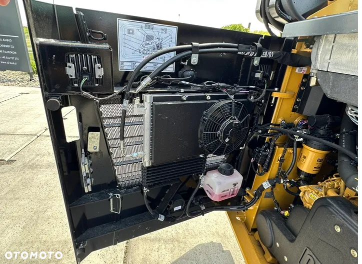 Caterpillar 249D3 - 18