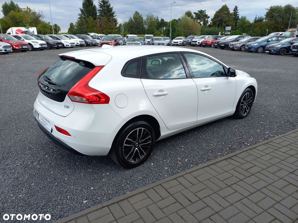 Volvo V40 D2 Momentum - 8