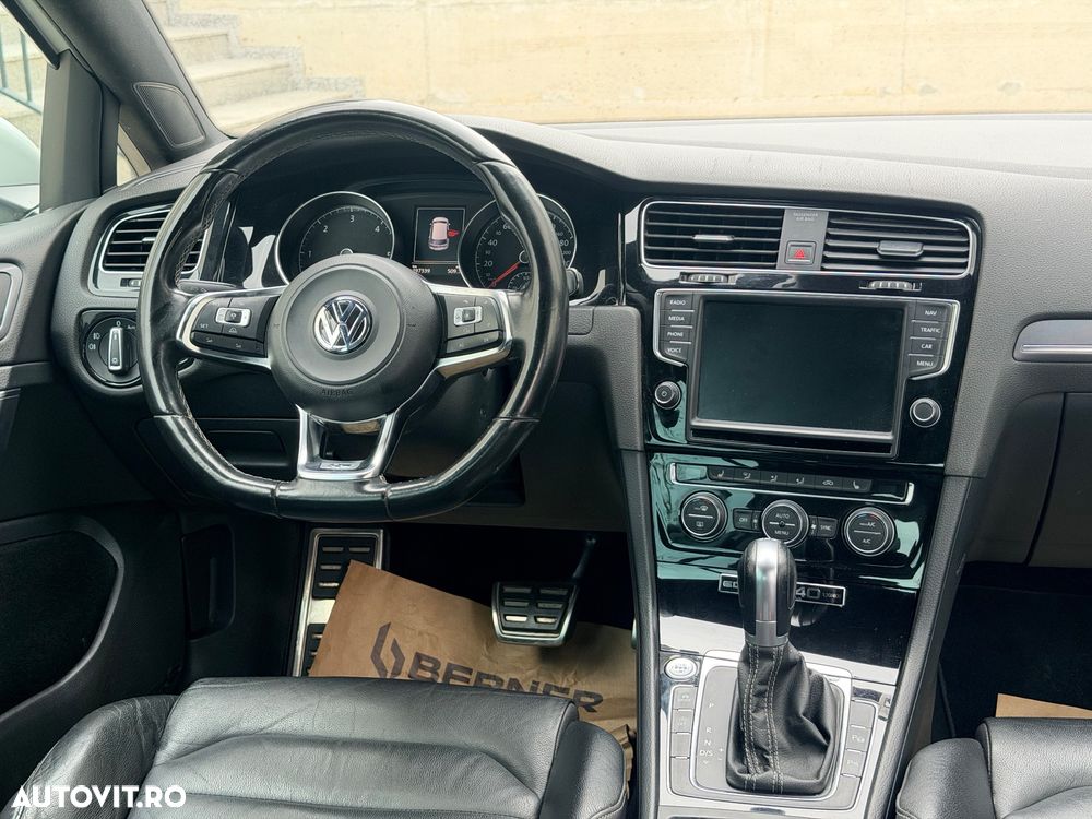 Volkswagen Golf - 12