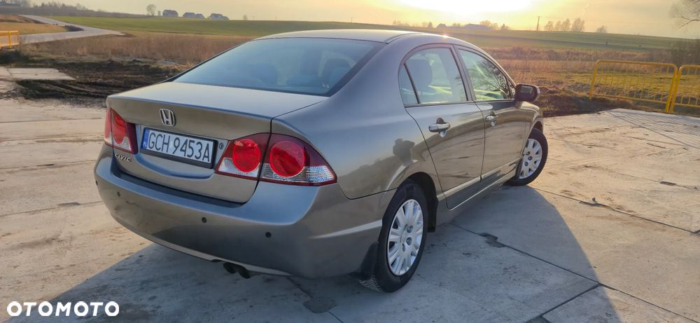 Honda Civic 1.8 Comfort - 17