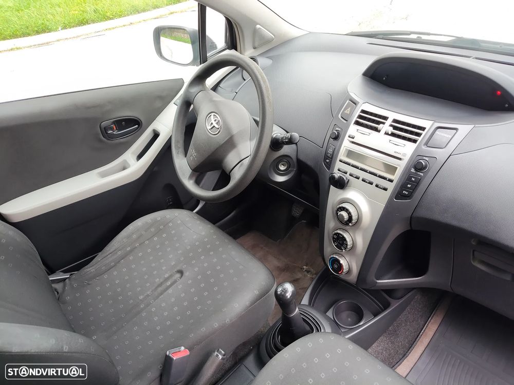 Toyota Yaris 1.0 VVT-i AC - 16