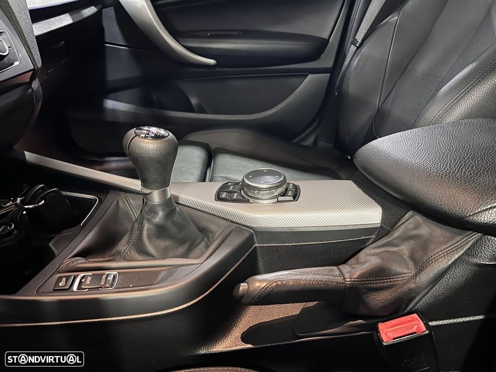 BMW 120 d Pack M - 12