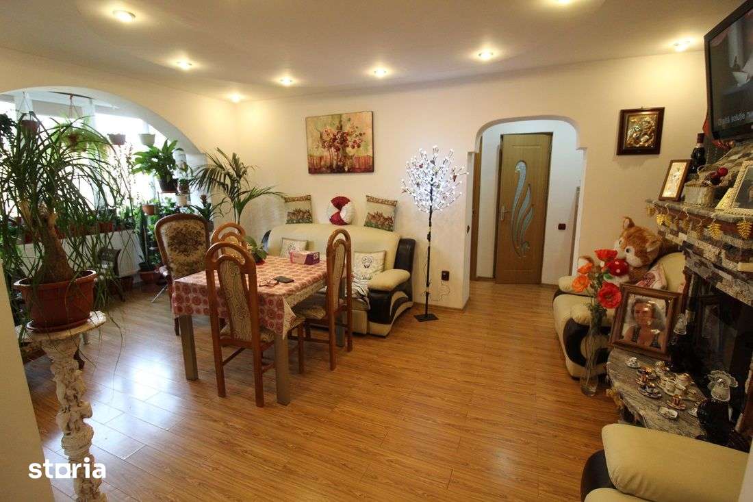 Vând apartament 2 camere în Hunedoara, zona Micro4-Stadion, 46mp — fotografia 1